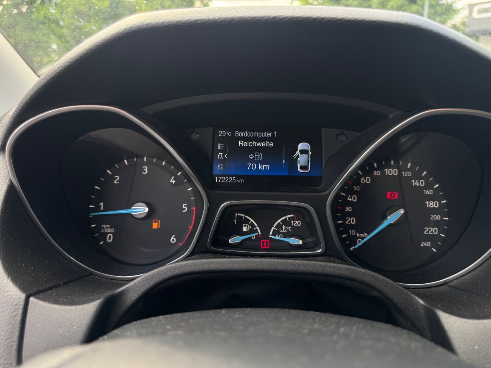 Fahrzeugabbildung Ford Focus Turnier Titanium*Klimaauto*SH gepflegt*
