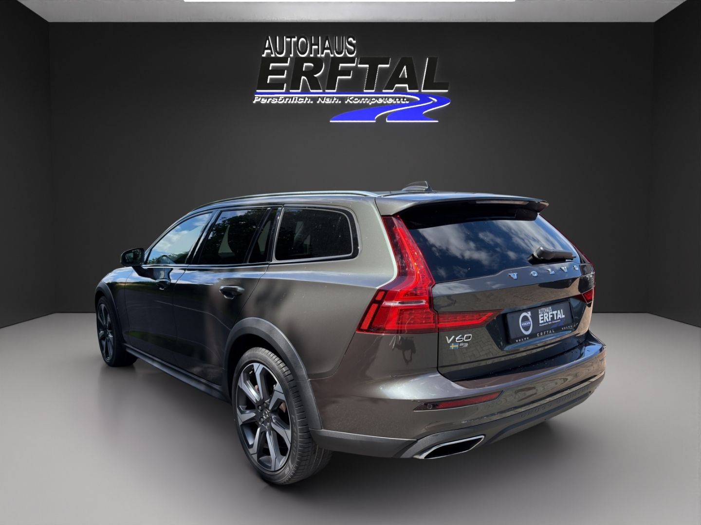 Volvo V60 B5 AWD Cross Country Pro StandHZG Navi Digit foto 4