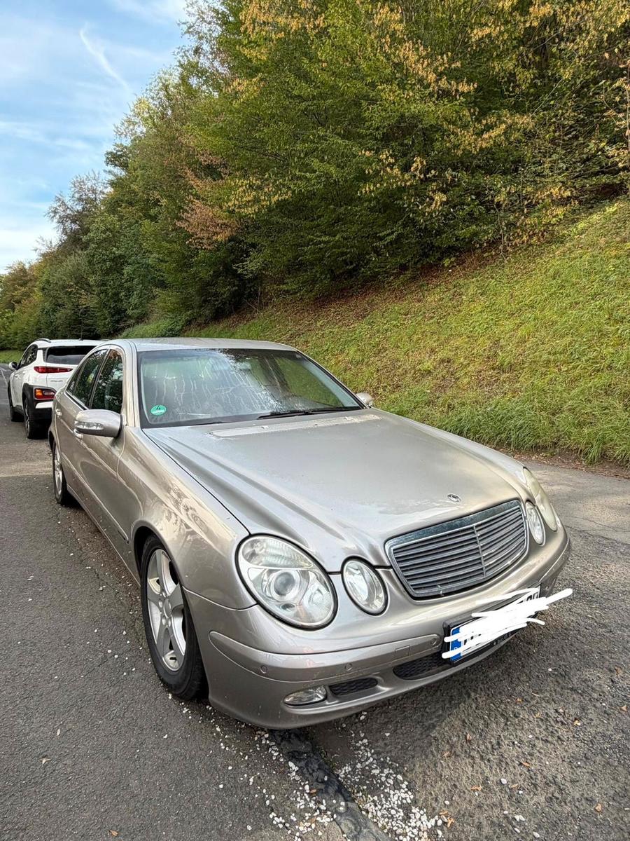 Mercedes-Benz E 200