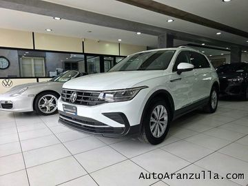 Volkswagen Tiguan - 1