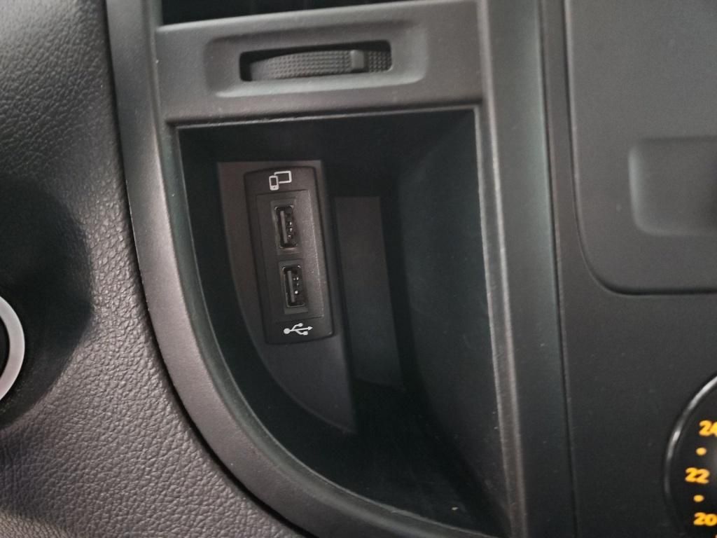 Fahrzeugabbildung Mercedes-Benz Vito 114 4x4 Kasten Lang Navi DAB Tempomat PTS