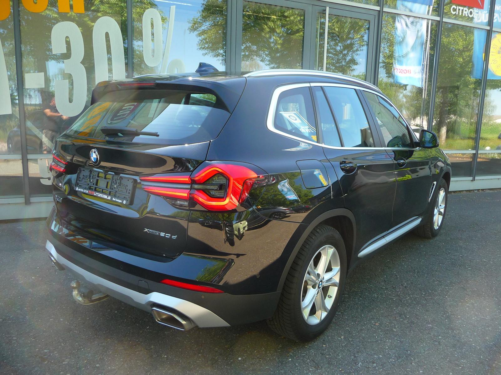 BMW X3 xDrive 20 d Autom. AHK/LEDER/NAVI/R-CAM