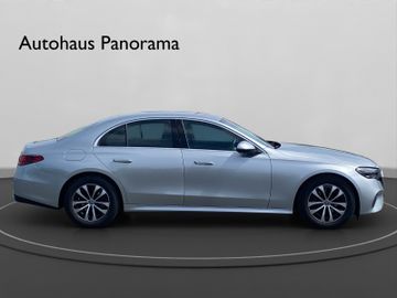 Mercedes E 200 - 4