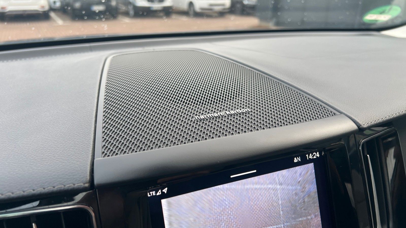 Fahrzeugabbildung Volvo XC60 B5 D Ultimate Dark AWD*360°*AHK*HUD*LUFT*