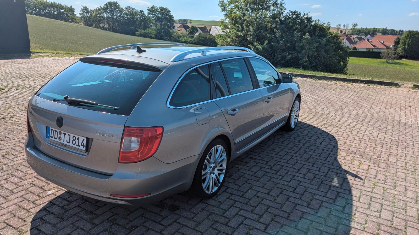 Skoda Superb 2011 — фото 7