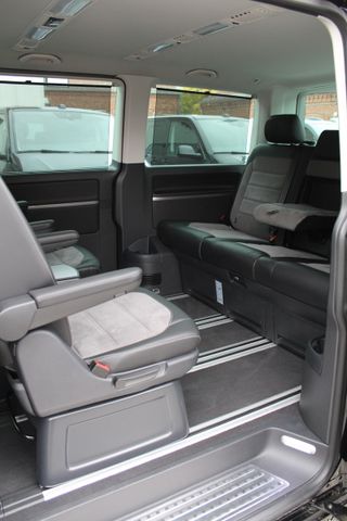 Volkswagen T6.1 Multivan Highline Black DSG 4Motion Extras!