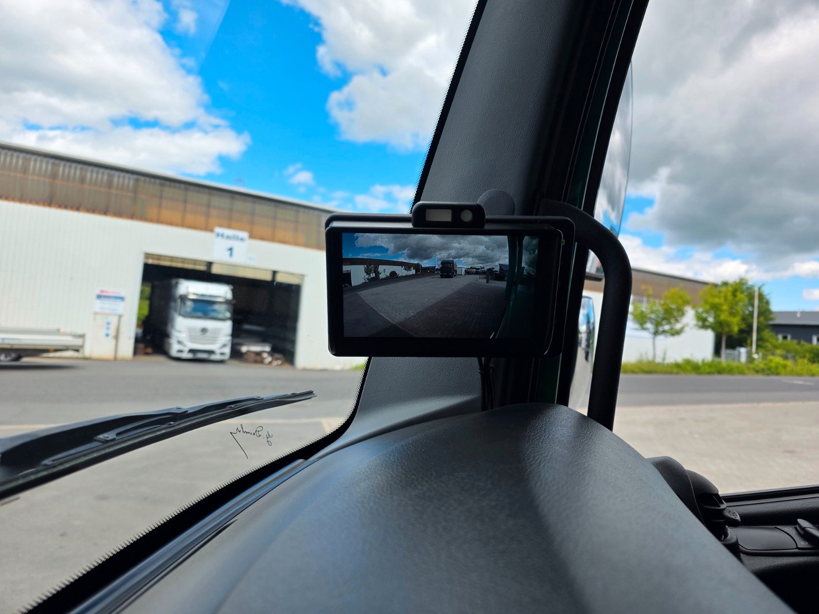 Fahrzeugabbildung Mercedes-Benz Atego 1524 L LBW 2.000kg Tür Kamera Spoiler