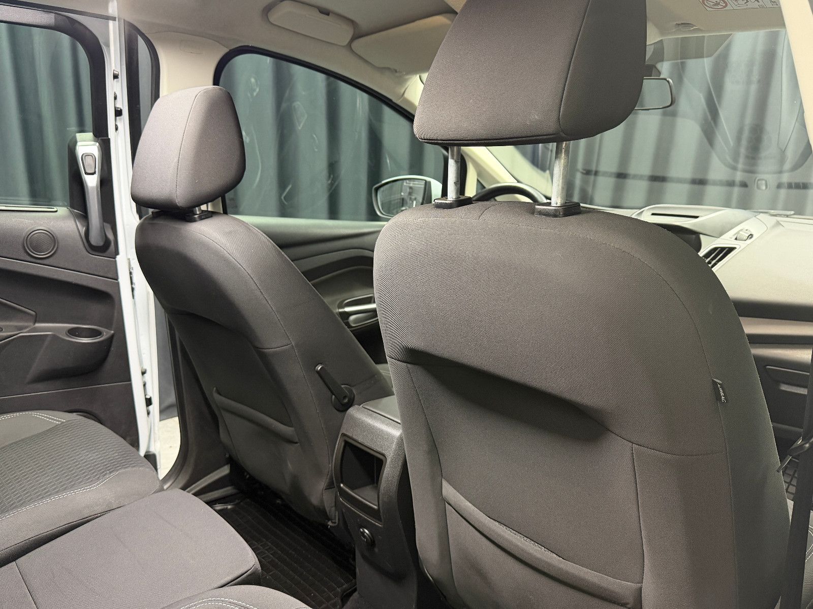 Fahrzeugabbildung Ford Grand C-Max |7-SITZER|PDC|TEMPOMAT