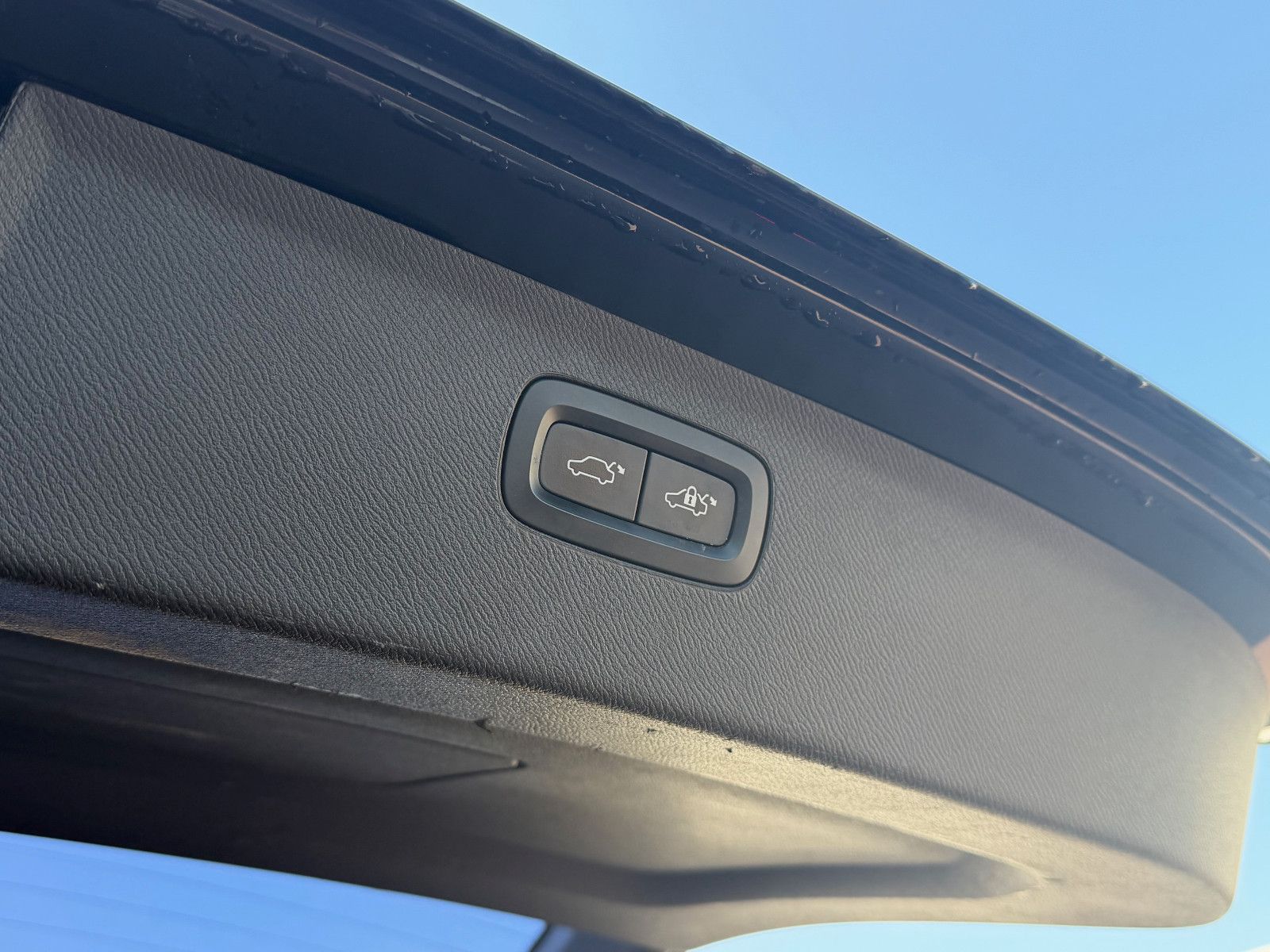Fahrzeugabbildung Volvo XC90 D5 R Design AWD*LUFT*PANO*STHZ*7Si*MIETKAUF