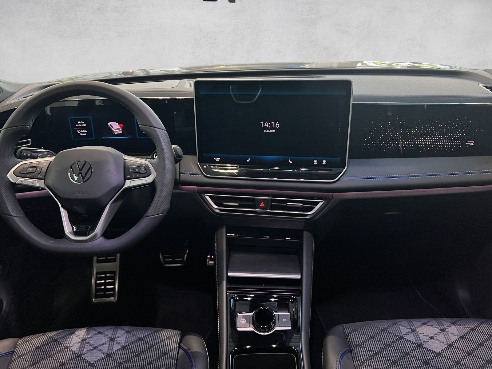 Tiguan R-Line 1.5 l eTSI DSG AHK*Pano*Black Styl
