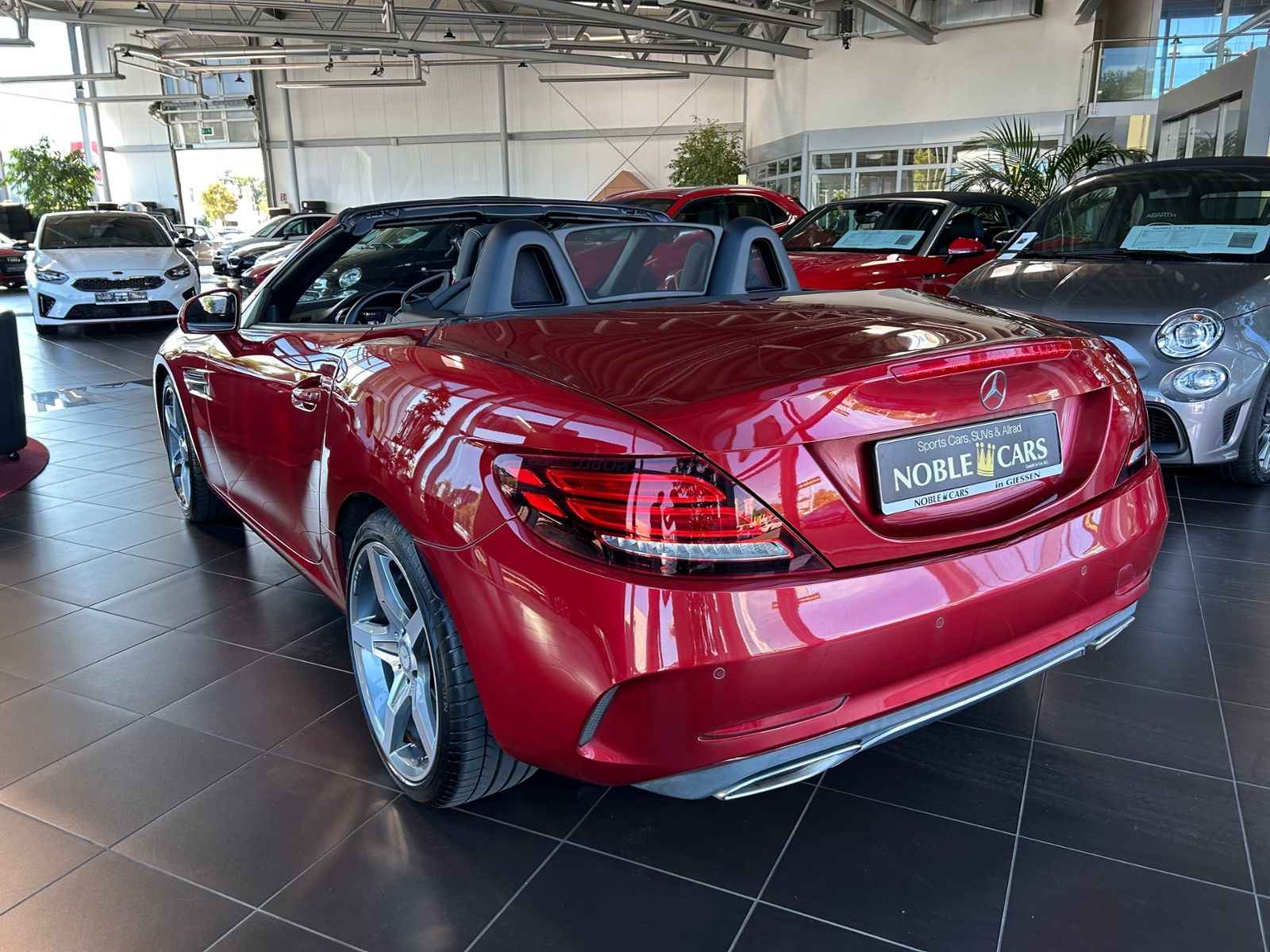 Fahrzeugabbildung Mercedes-Benz SLC 300 Roadster AMG Line KLIMA LED NAVI