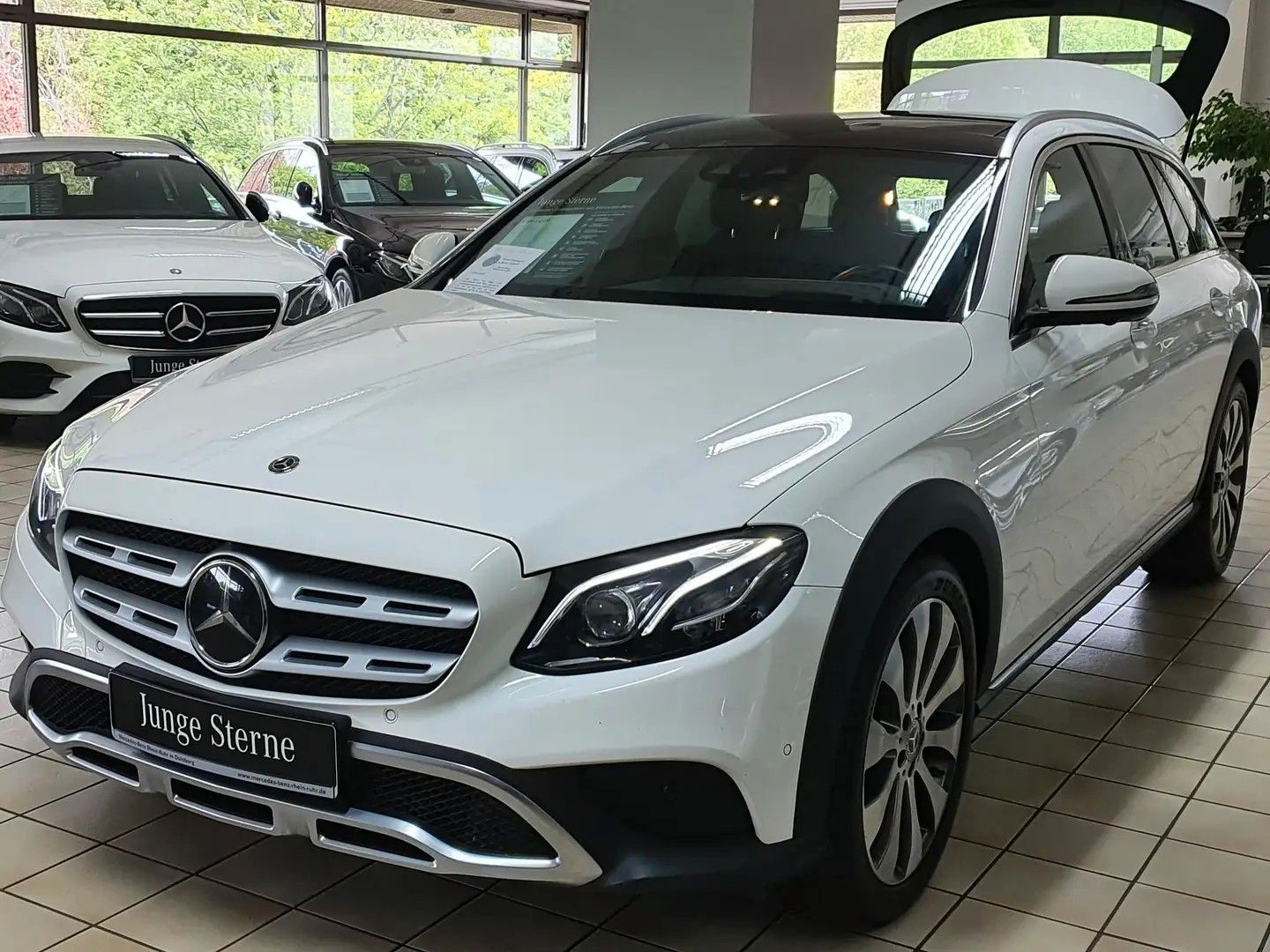 MERCEDES-BENZ E 220 d 4MATIC T All-Terrain. TÜV neu. VOLL