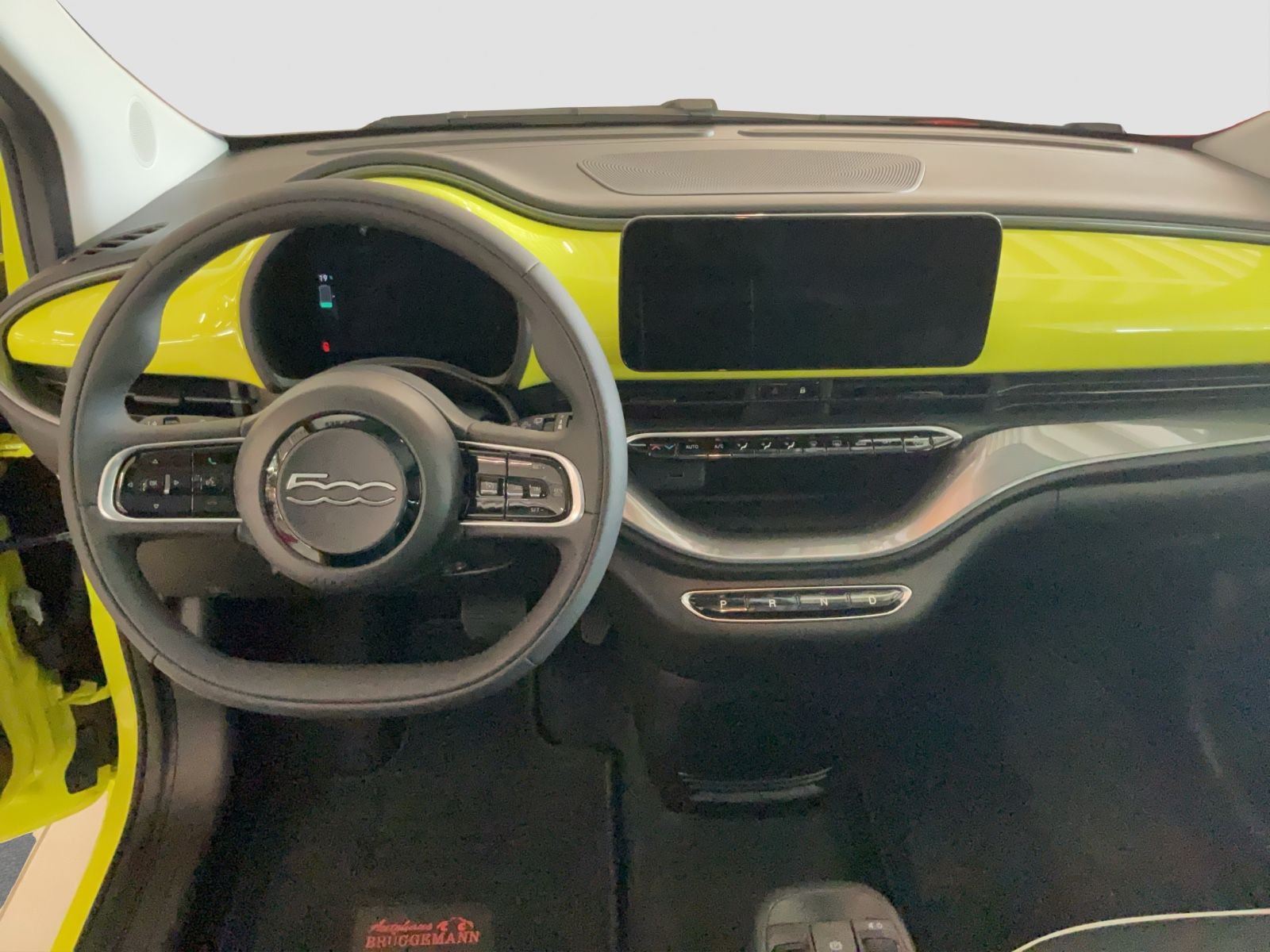 Fahrzeugabbildung Fiat 500e 23,8 kWh + Ganzjahresreifen