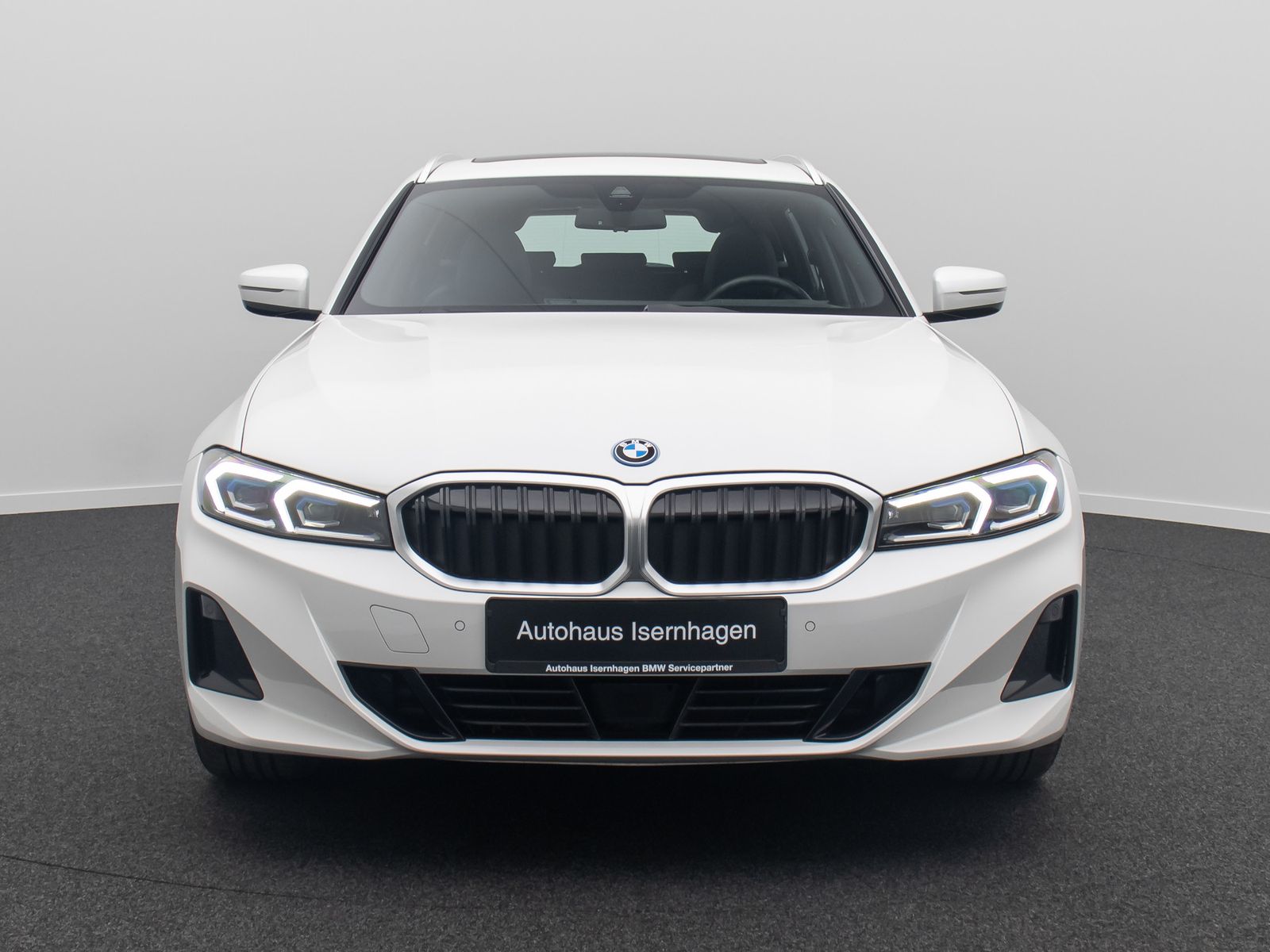 Fahrzeugabbildung BMW 330e xD Panorama HUD H/K AHK Alarm Sport Leder