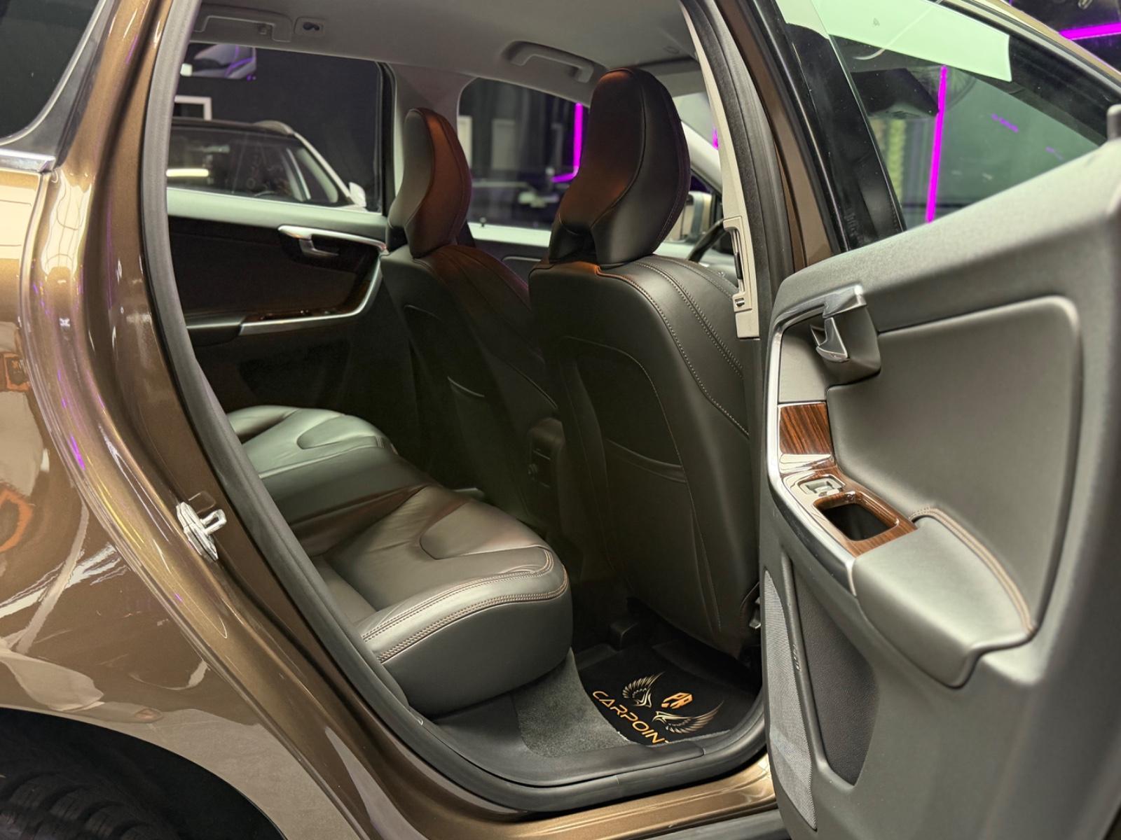 Volvo XC 60 Summum 2WD/Bi-Xenon/Volleder/CAM/BT