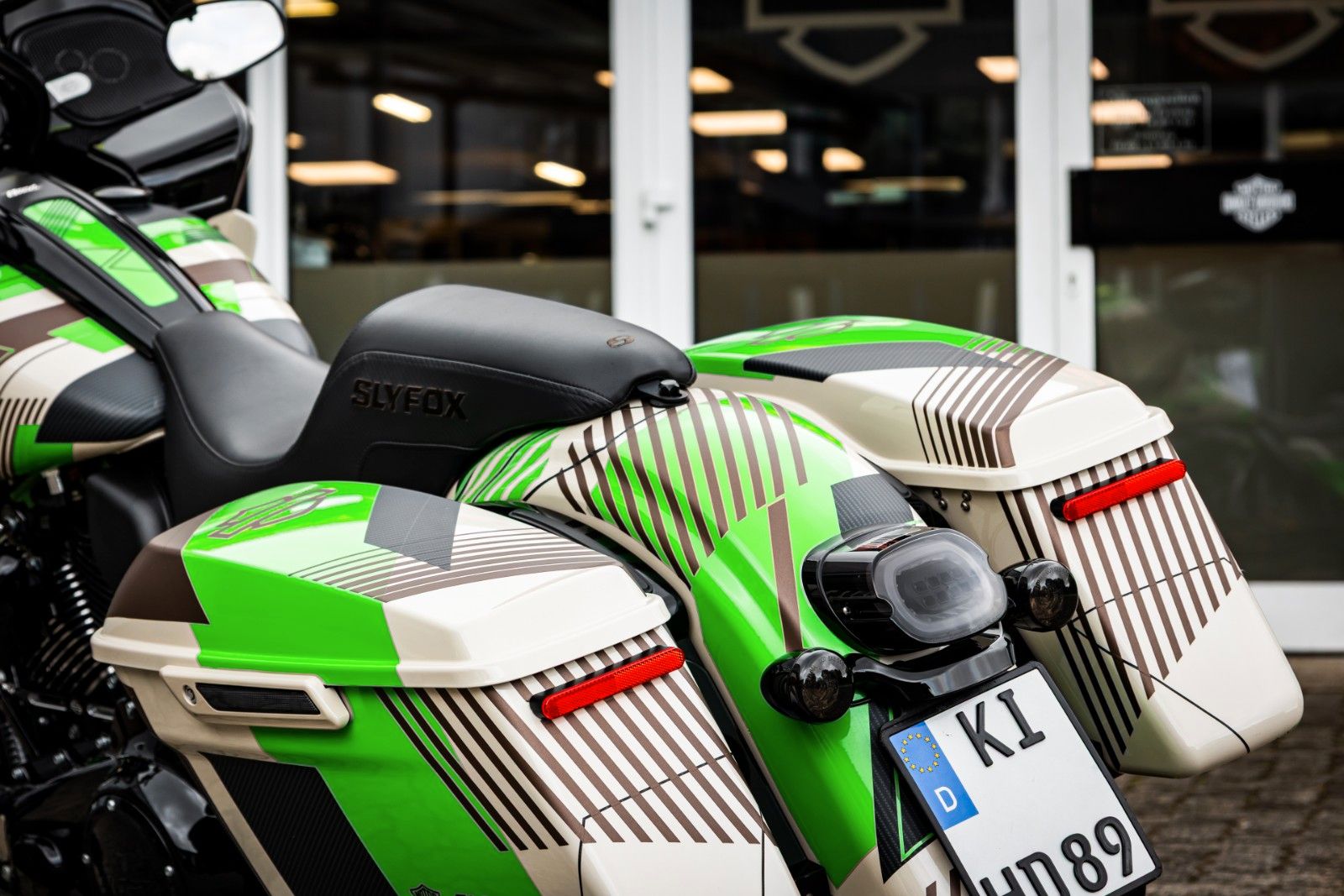 Fahrzeugabbildung Harley-Davidson FLTRXST Road Glide ST - Clubstyle - Kesstech -