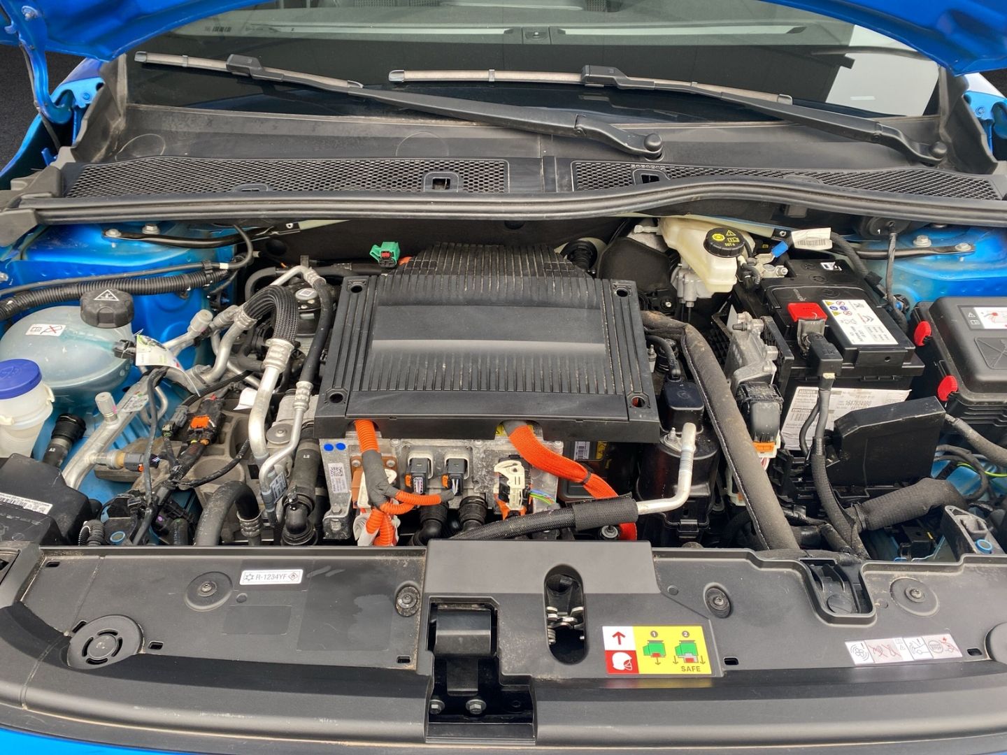 Fahrzeugabbildung Peugeot 208 e- GT Elektromotor 136 *ACC*Kamera*Sitzheizu