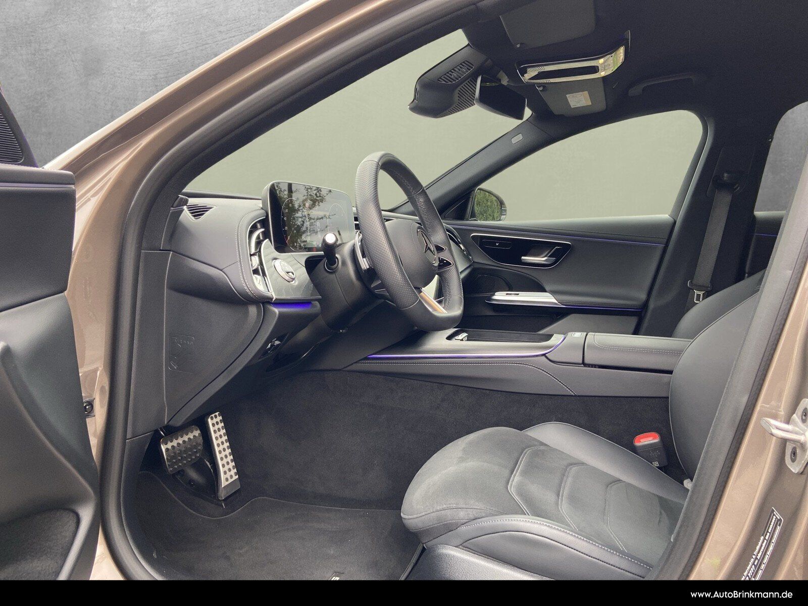 Mercedes-Benz E 220 d T AMG-LINE AHK DISTRONIC LED KAMERA TOTW foto 8