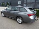 Skoda Octavia Combi 2,0 TDi Selection AHK SHZ Lade Kam - Skoda Octavia Neuwagen in München