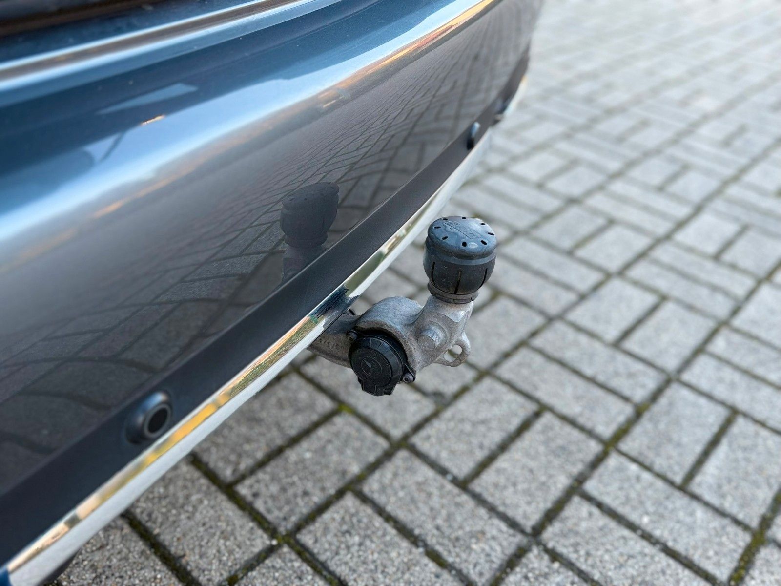 Fahrzeugabbildung Mercedes-Benz E 300 de T AMG+DISTRONIC+LENKASSI+360°+AHK+AMBIE