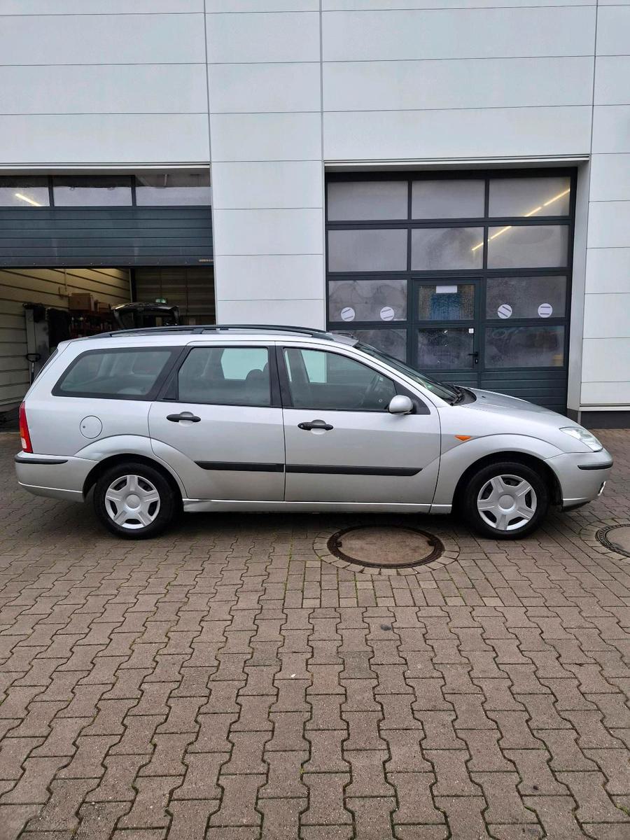 Ford Focus 2004 — engine 116 HP (85kW)