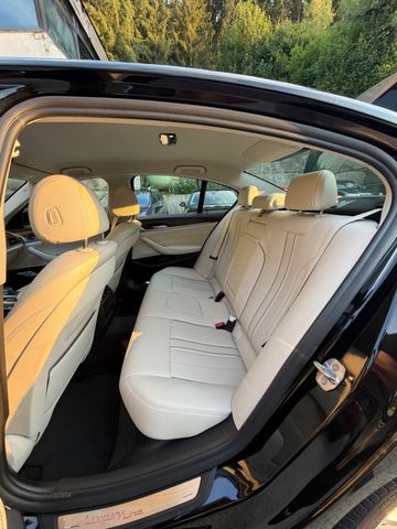 BMW 520d  Luxury Line