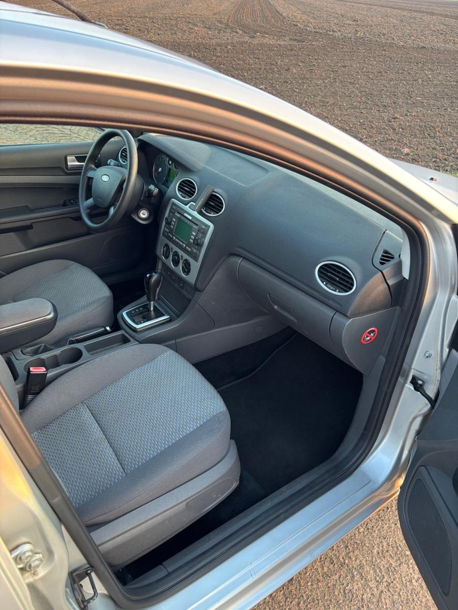 Ford Focus 2005 — photo 9