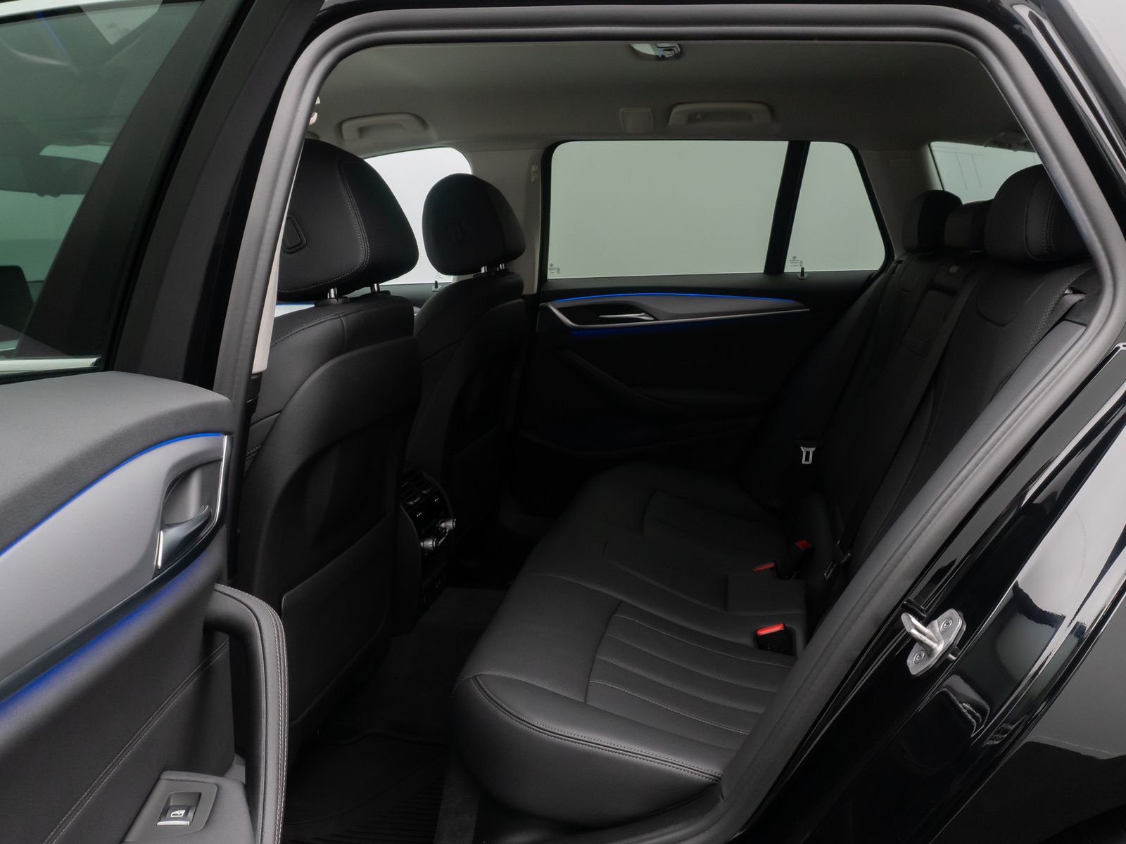 Fahrzeugabbildung BMW 520d xD Laser ACC HUD DAB Kamera DisplKey Alarm