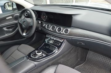 Mercedes E 220 - 9