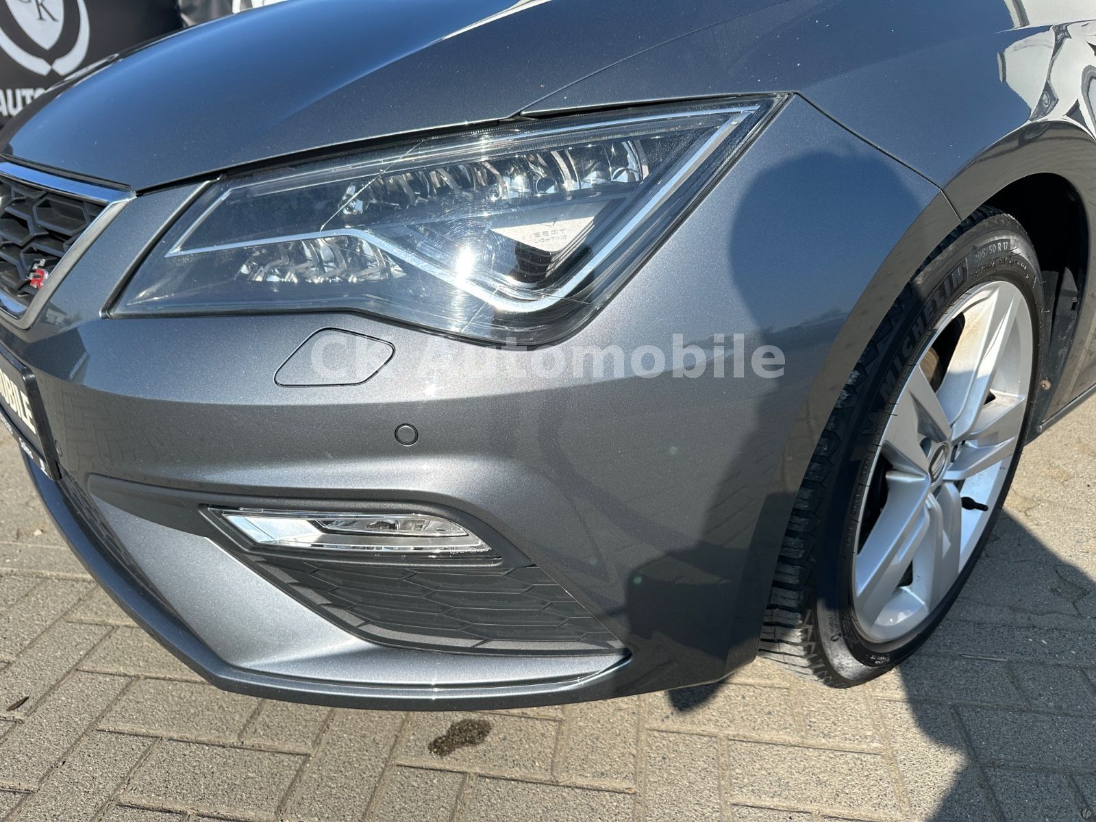 Fahrzeugabbildung SEAT Leon ST 1.5 TSI FR/Navi/Klima/LED/Tempomat/PDC