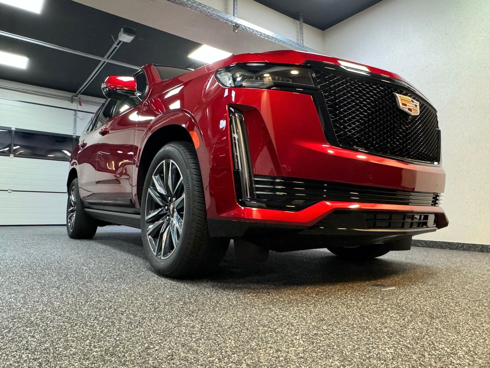 Fahrzeugabbildung Cadillac ESCALADE SPORT-PLATINUM 6.2 V8 -NIGHT VISiON 3 J