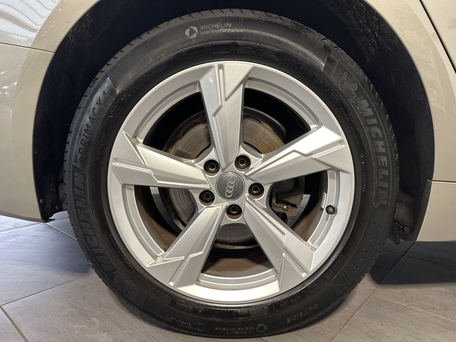 Fahrzeugabbildung Audi A6 Avant 40 TDI Qu Sport NAV+LED+CARPLAY+1HD+PP