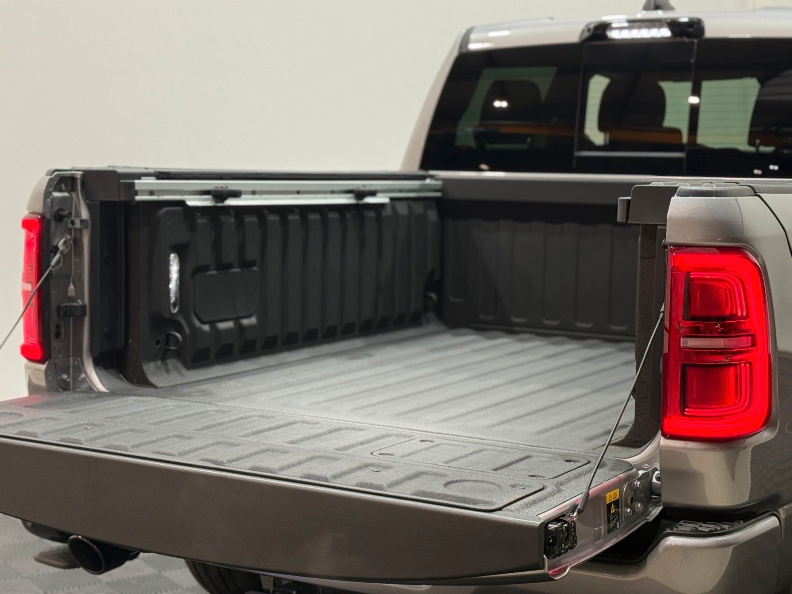 Fahrzeugabbildung Dodge RAM 1500 Limited Night  H/O 3.0L MY25