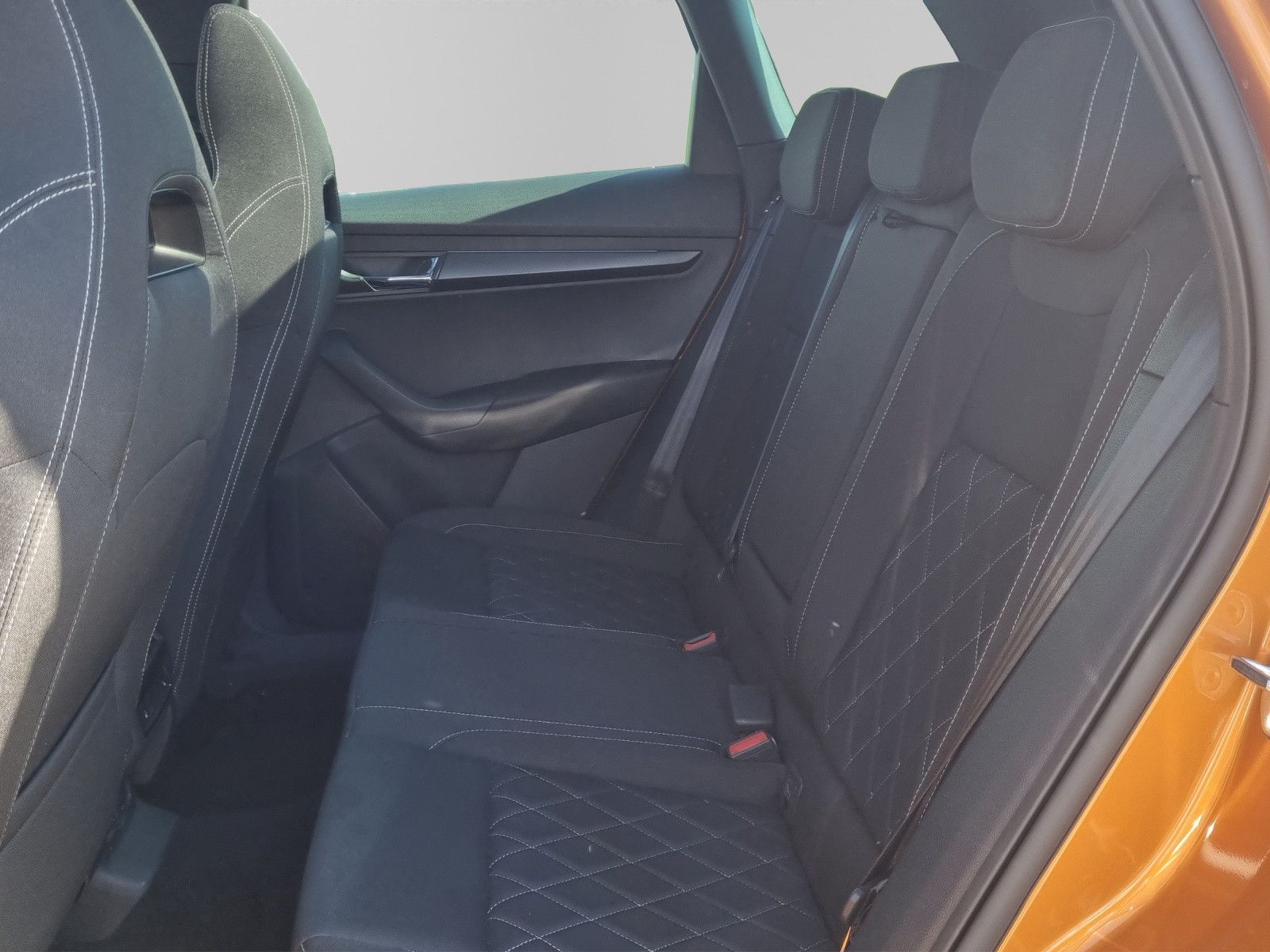 Fahrzeugabbildung SKODA Karoq Sportline 4x4 2,0 TSI DSG Navi ACC 360°