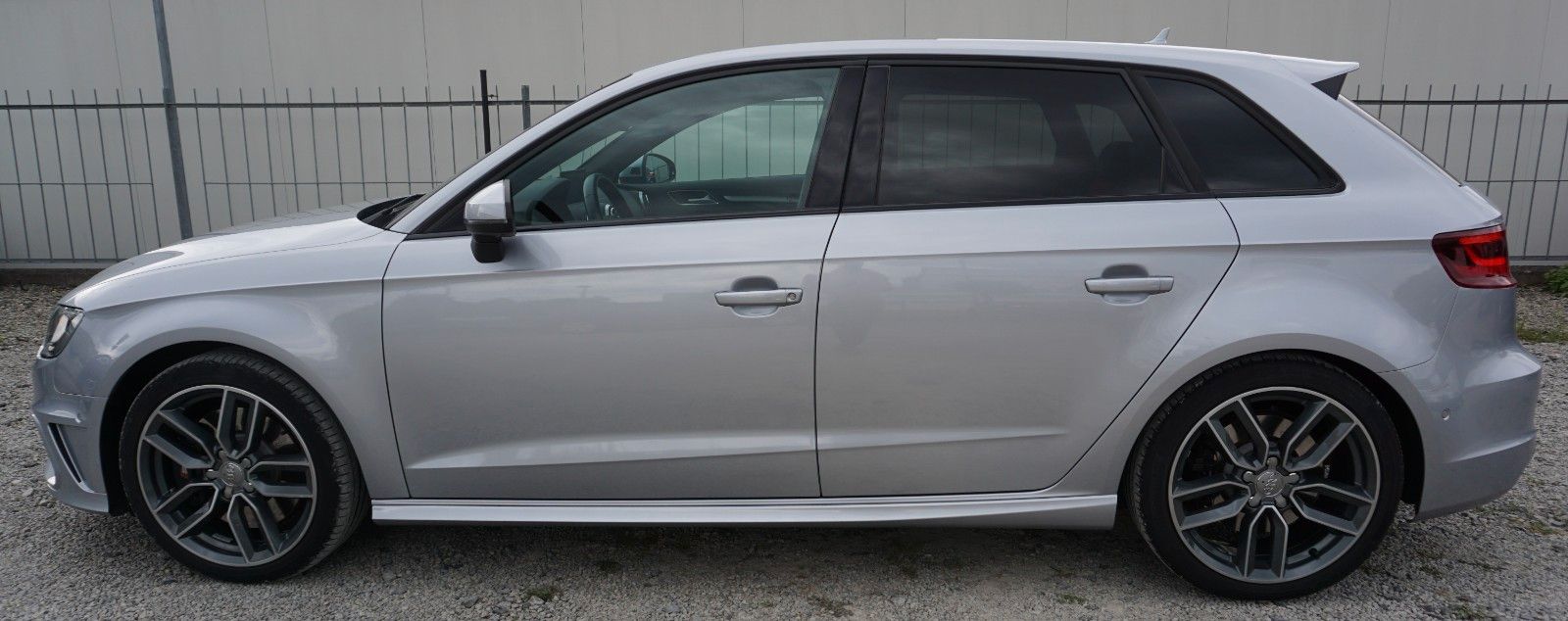Fahrzeugabbildung Audi S3 Sportback 2.0 TFSI quattro, Leder, Navi, B&O