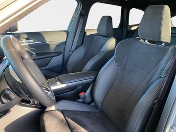 2025 BMW IX1 缩略图 11
