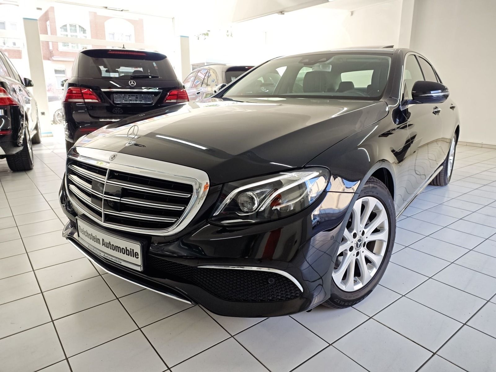MERCEDES-BENZ E 220 d AIRM AHK TOTW LEDER MASSAGE MEMORY DISTR