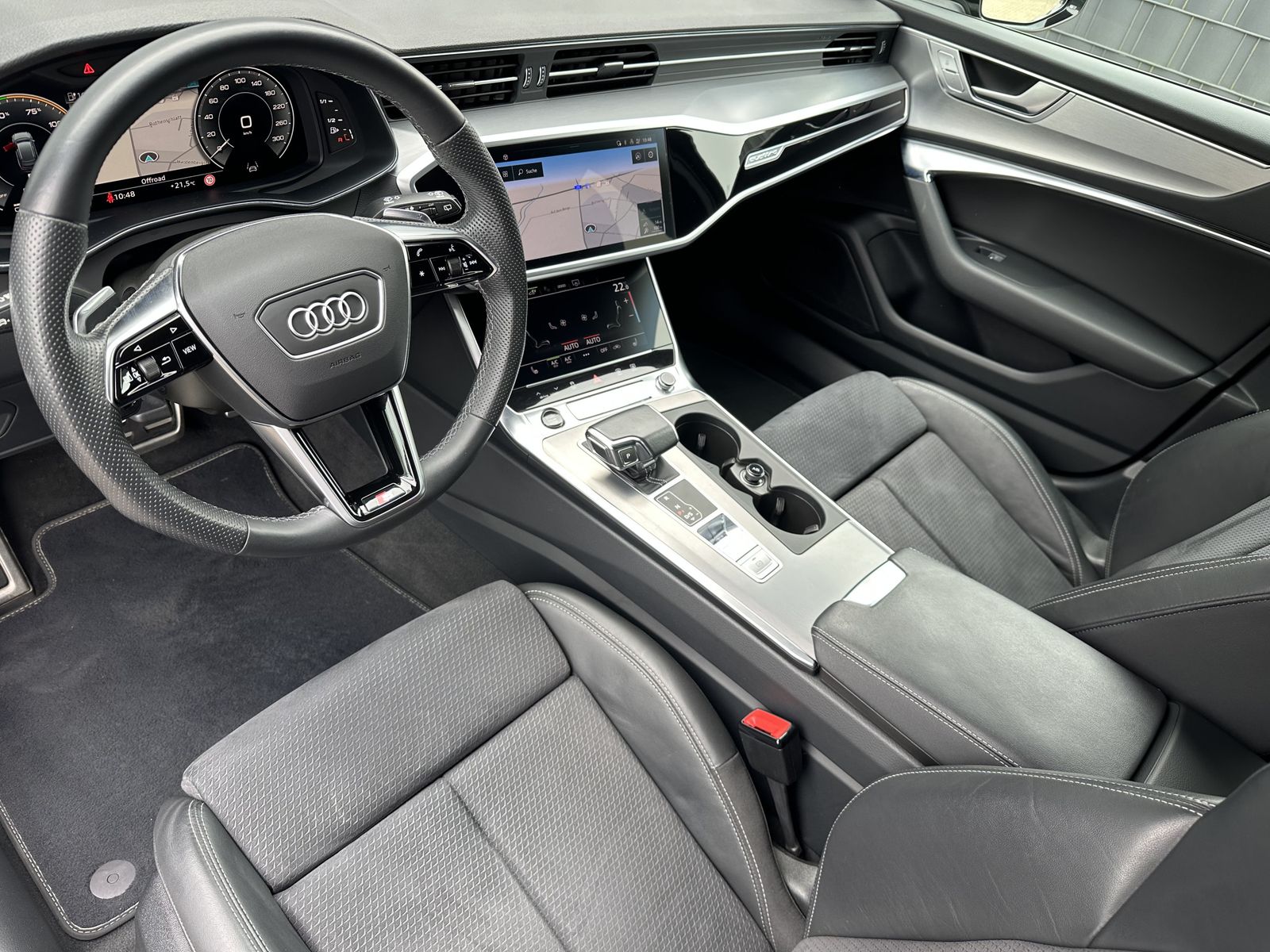 Fahrzeugabbildung Audi A6 Avant 55 TFSI e Qu S-Line NAV+MATRIX+AHK+20ZO
