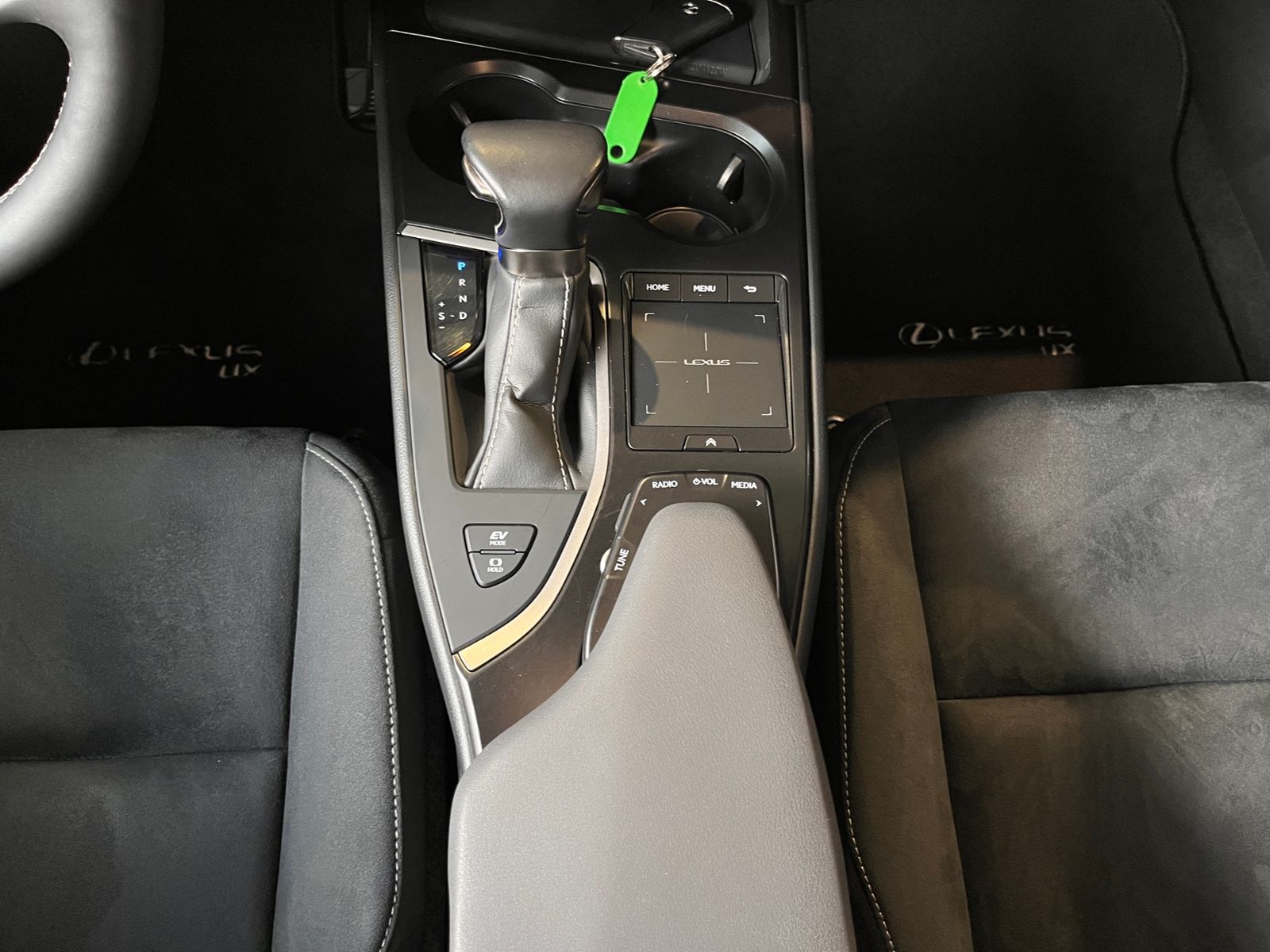 Fahrzeugabbildung Lexus UX 250 h Style Edition RFK Full Link LED AHK