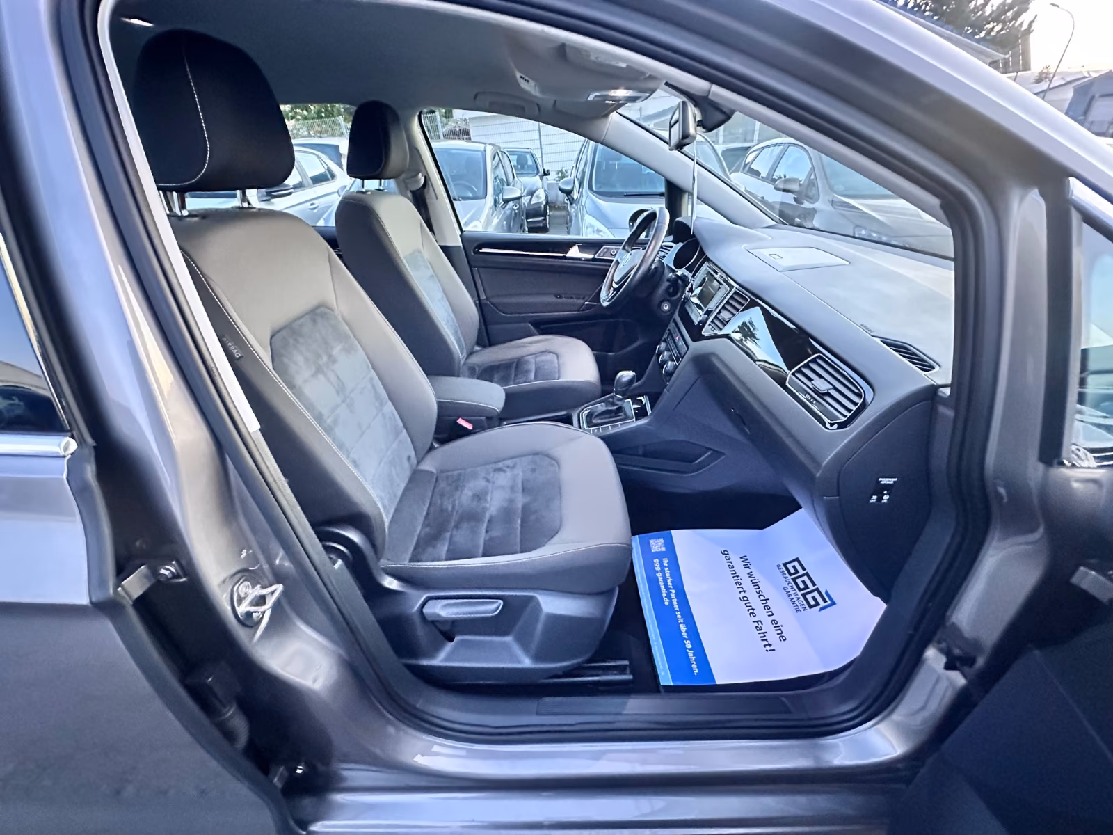 Volkswagen Golf Sportsvan VII 125PS Highline SitzHz AHK PDC