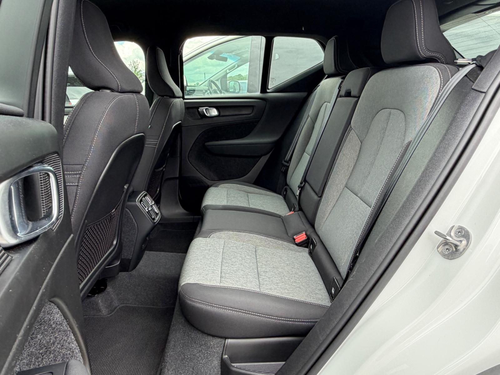 Volvo XC40 Plus Dark 2WD/Navi/Harman-Kardon