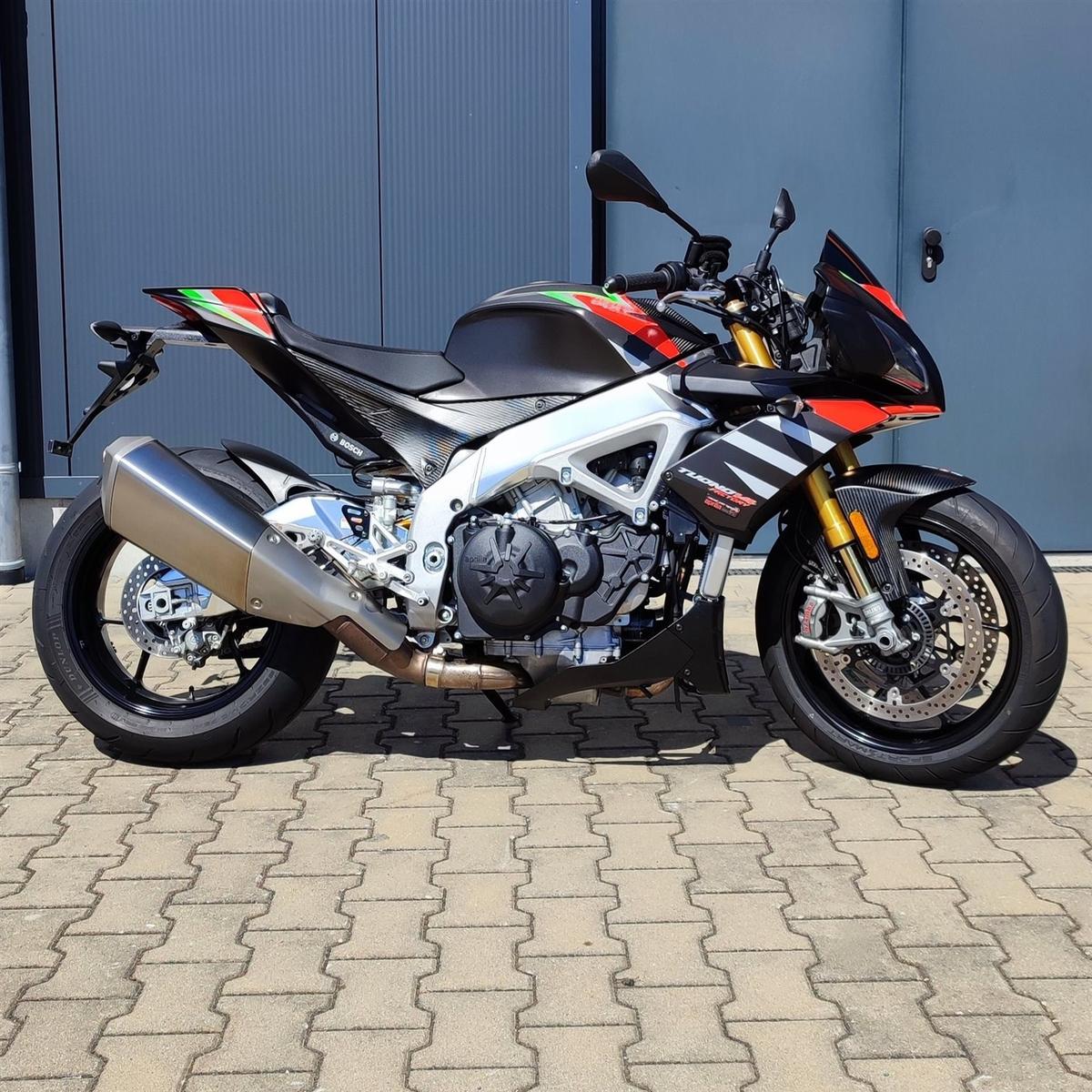 Aprilia RSV 4 Factory Tuono