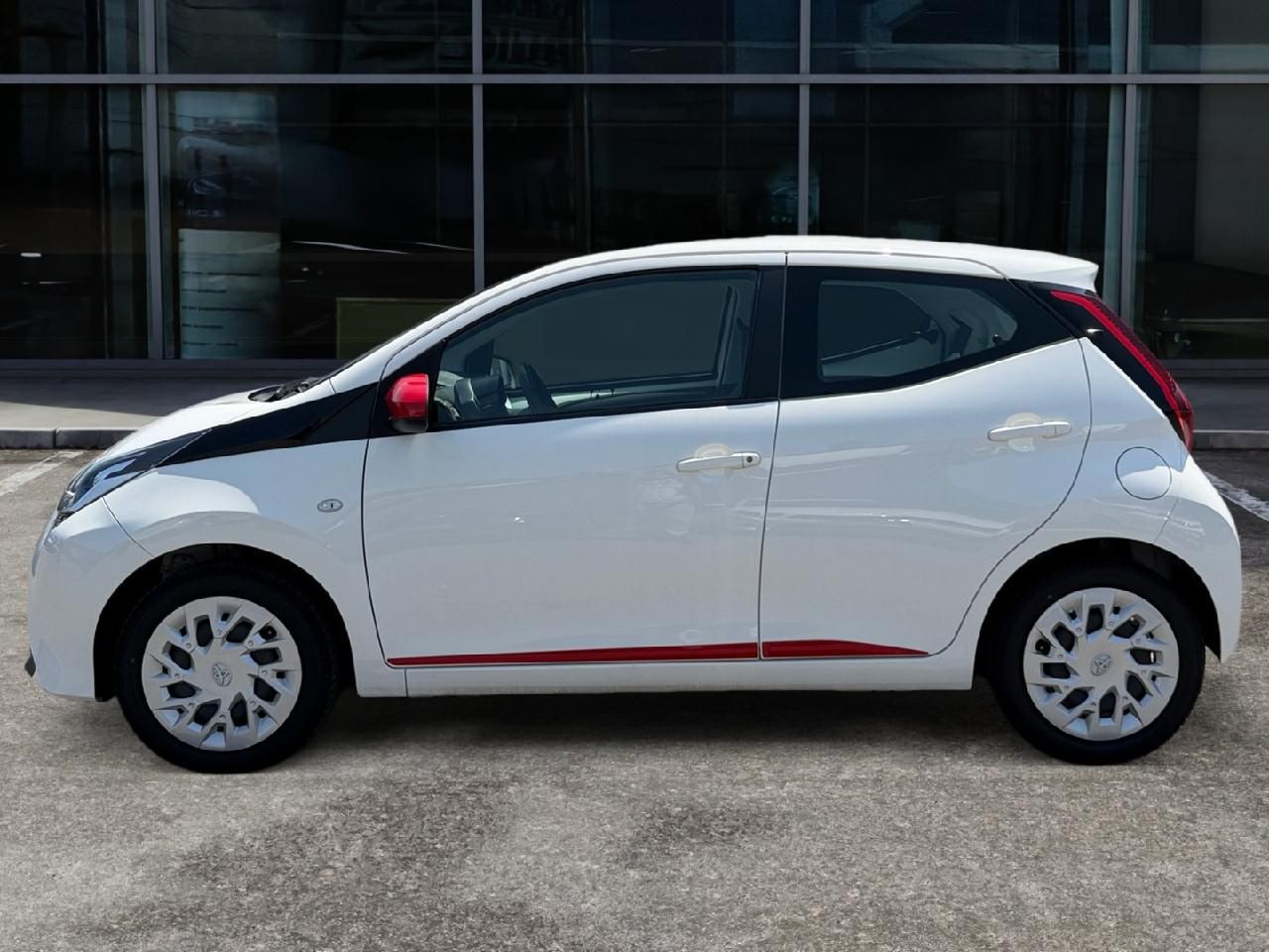 Fahrzeugabbildung Toyota AYGO x-play