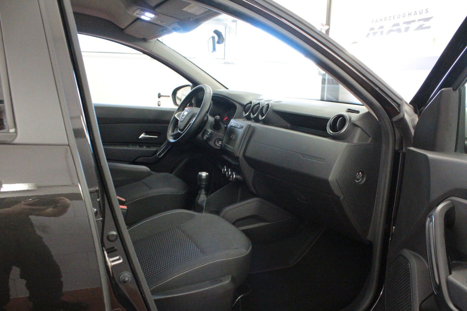 Fahrzeugabbildung Dacia Duster Sce 115 Eco-G*AHK*15075*