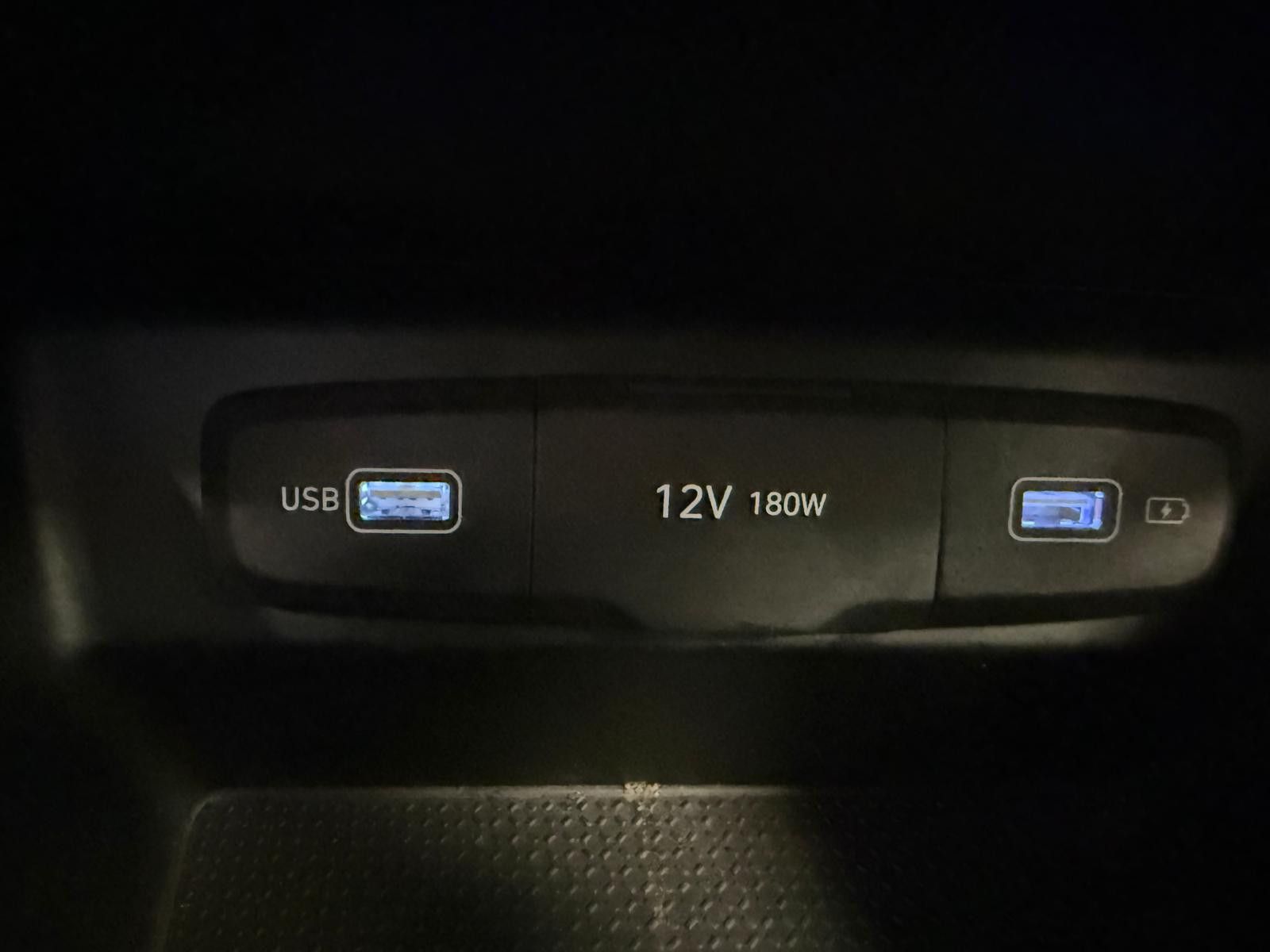 Fahrzeugabbildung Hyundai Tucson Select Mild-Hybrid 4WD / AHK / LED / NAVI