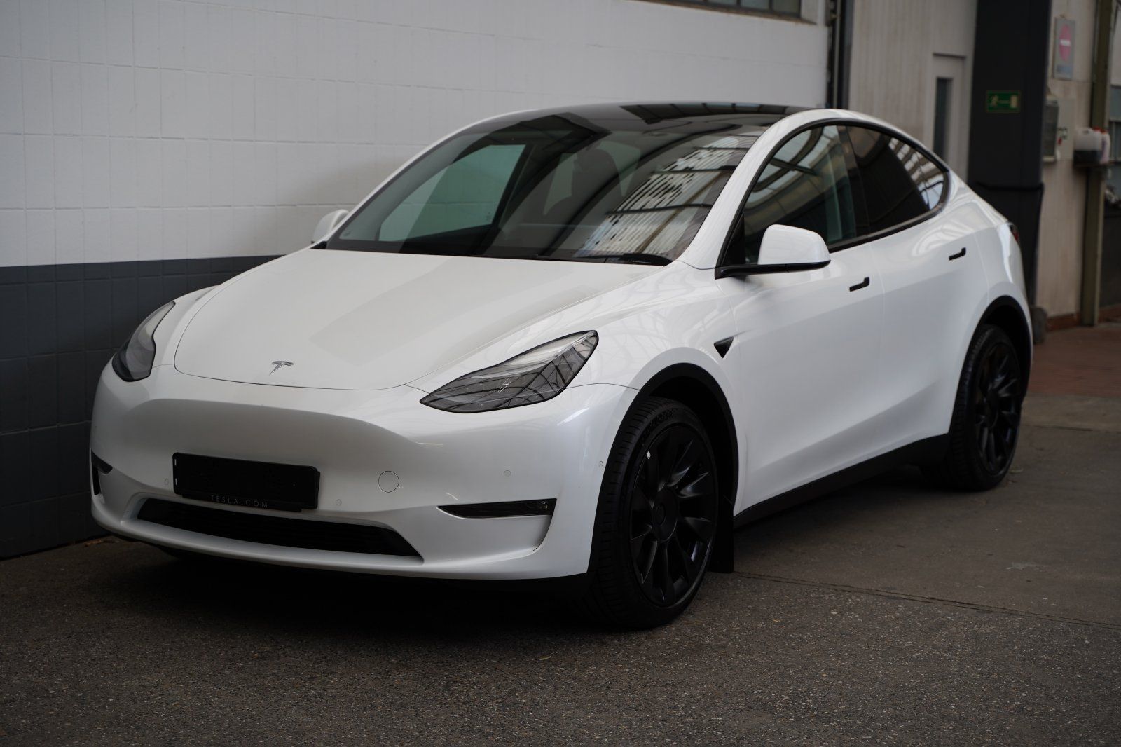 Tesla Model Y Long Range AWD 20-Zoll foto 3