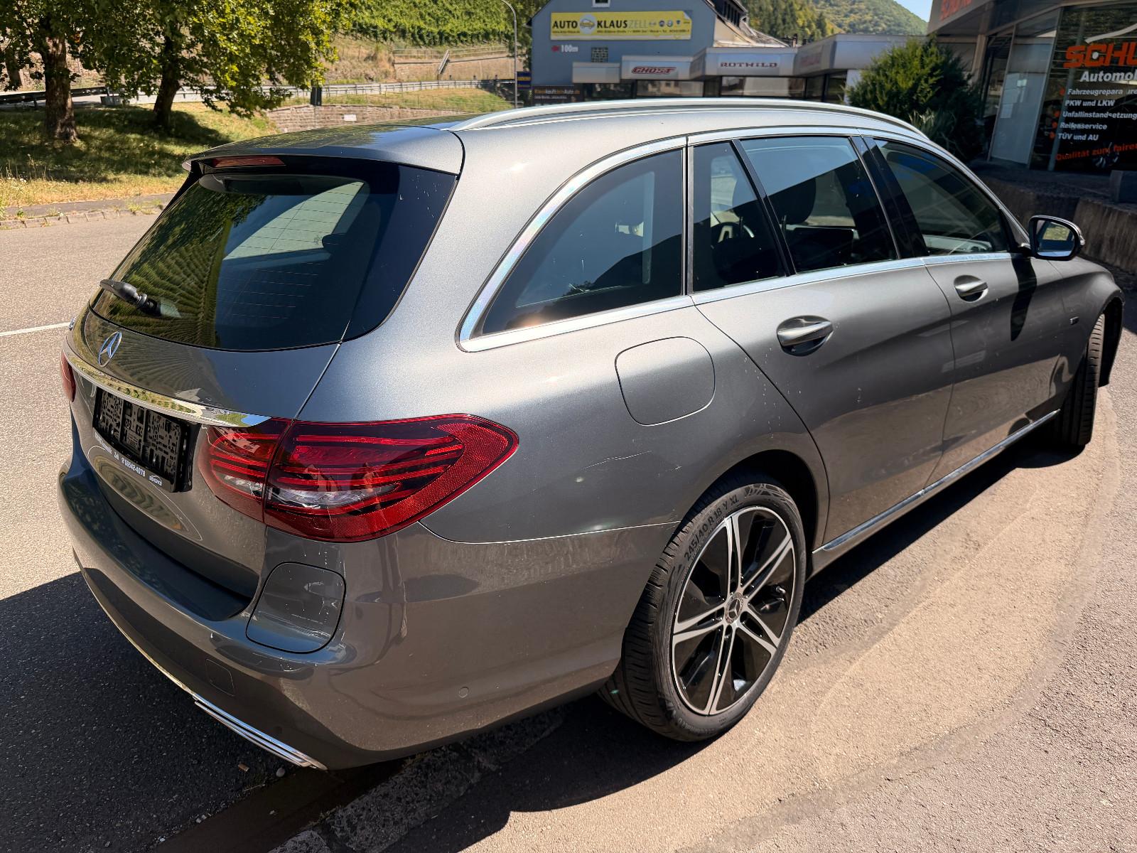 Mercedes-Benz C 300 e T 9G-TRONIC Exclusive Avantgarde