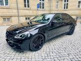 Mercedes-Benz E 63 AMG 4MATIC AMG Facelift - schwarze Mercedes-Benz E 63 AMG