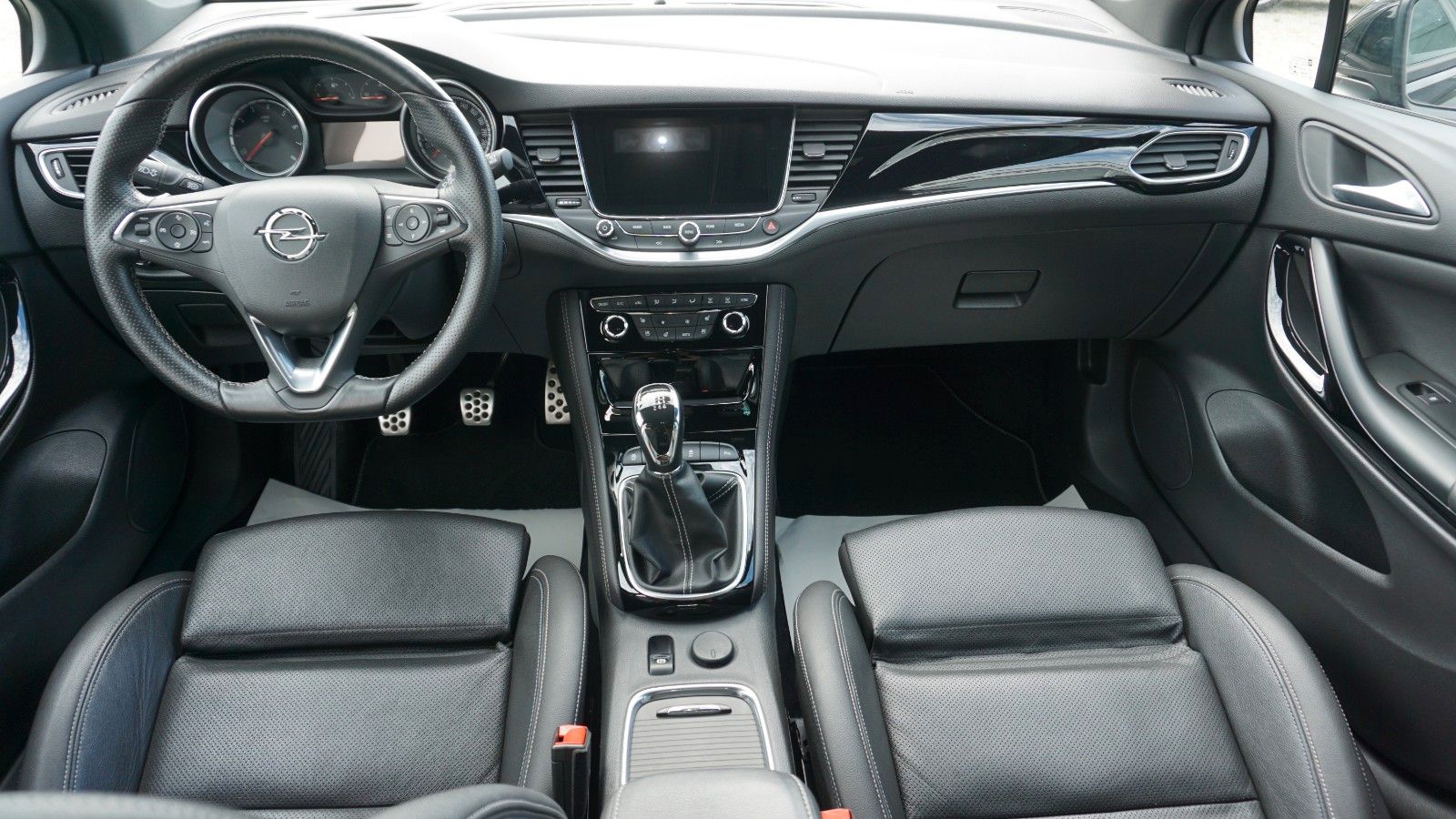 Fahrzeugabbildung Opel Astra K Sports Tourer Ultimate,Leder,LED,Nav,OPC
