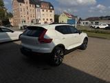 Volvo XC40 B4 Plus Dark AHK LED 360° 8-fach - Volvo XC40 Jahreswagen